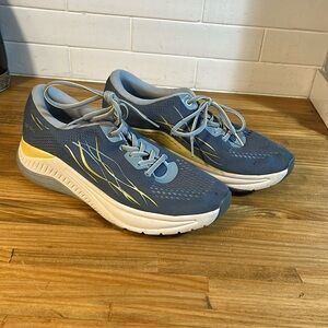 Dansko Women’s Pace Sneaker Blue Mesh EUR Size 41